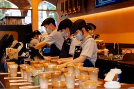 从造假退市到王者归来，瑞幸咖啡究竟为何能够起死回生？图片