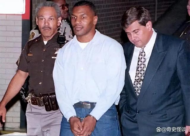 1992年泰森因罪入狱，勾搭中年女狱警，夜幕掩护下私会换减刑