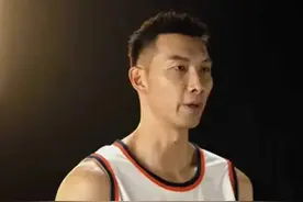 24小时过去，易建联冷处理沉默！曝2年代言费2000万，损失达上亿图片