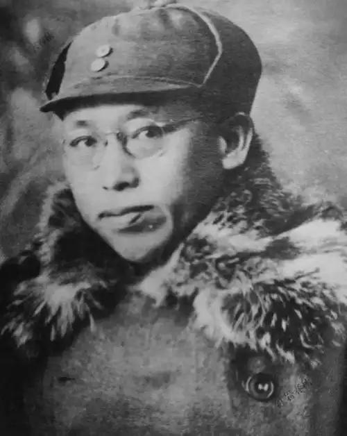 罗荣桓建议贺龙当国防部长，毛主席：让贺老总当军委第二副主席吧