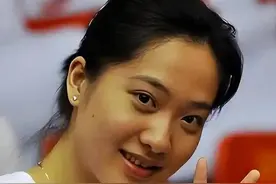 体操女神胡美：和朱芳雨离婚12年，任教中山大学，大儿子身高1米9图片