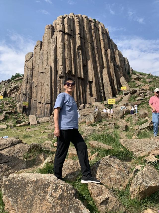 从张家口、宣化到太仆寺旗牛奶湖、石条山旅游，正好一天行程