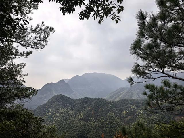 为什么越来越多的人喜欢爬山了?