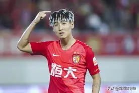 广州队解散后，球迷再喷韦世豪：目的达到了！你毁掉足校孩子出路图片