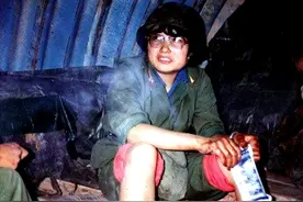 老山前线唯一荣立一等功的军校女生今何在：西安郊区专给农民看病图片