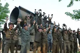 超大朝鲜导弹现身俄境内，美专家：问题很严重，补足俄最关键短板图片