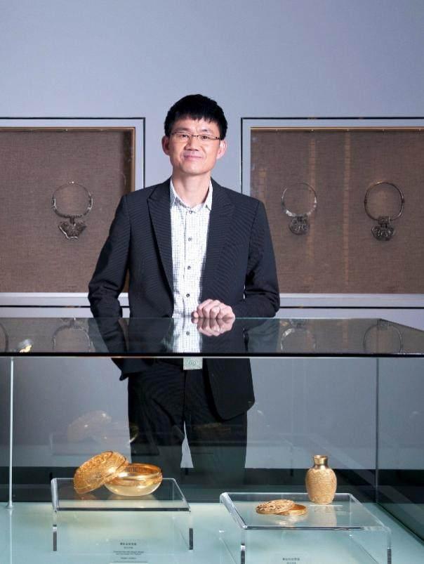 广东潮宏基珠宝手握非遗，却着急冲港股，陷入股东套现1.25亿大坑