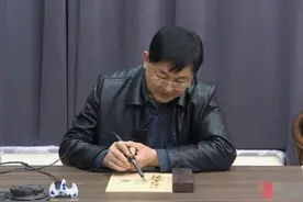 灵蛇祈福 宿迁手艺人巧作烙画迎新春图片