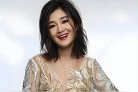 靠翻唱刀郎歌曲走红，李谷一夸她最美女中音，因一首歌遭全网抵制图片