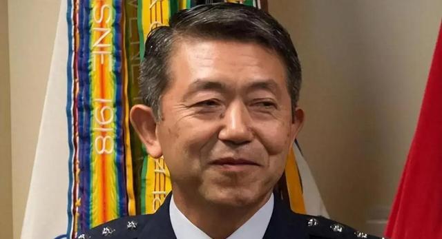 反制升级！中方连亮三个“严重”，反华分子被锁定，高市陷入绝境