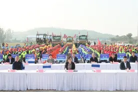 弘扬工匠精神 推动质量强省建设——2023年河南住建系统职工职业技能竞赛沥青混凝土摊铺机操作工决赛圆满落幕图片