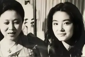 林青霞一夜未眠心痛哀悼，回忆16天前和琼瑶的通讯聊天，懊恼不已图片