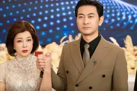 74岁刘晓庆演短剧：霸道总裁年轻帅气，偏偏爱上退休的我图片