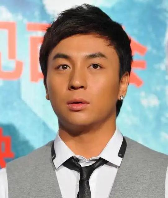 37岁无人问津的释小龙到底做错了啥