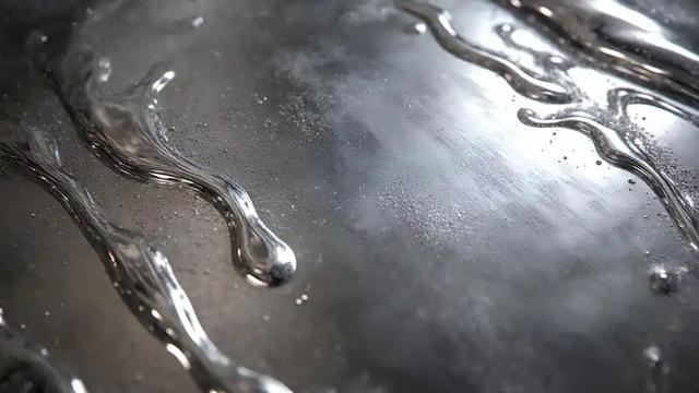 曝光“毒砂锅”！用它煲汤就是煲“毒汤”，许多人家里还在用