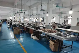 90后辍学少年做代工厂 转型直播带货全年销量上百万图片