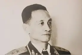 从俘虏到开国将军。半步电台开创人民军队无线电通信事业！图片