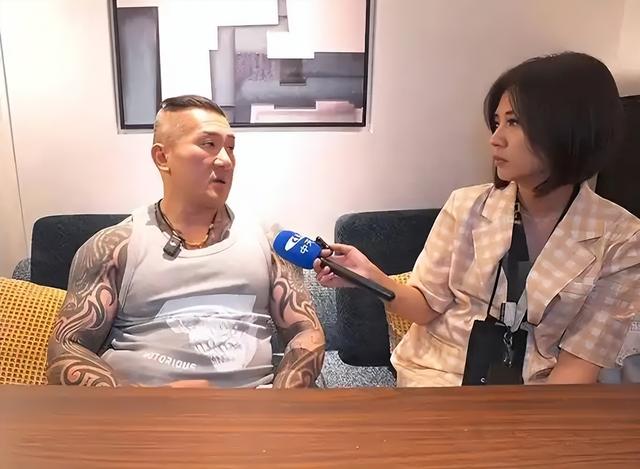 台湾网红馆长露出马脚？直播怒喷大陆网友，网友：他太高看自己了