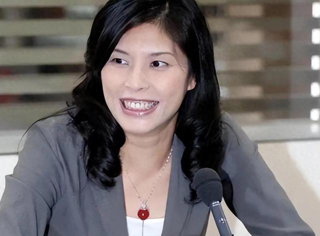 参加完统派活动	，郑丽文就被美方约谈，解放军已行动，统一成定局