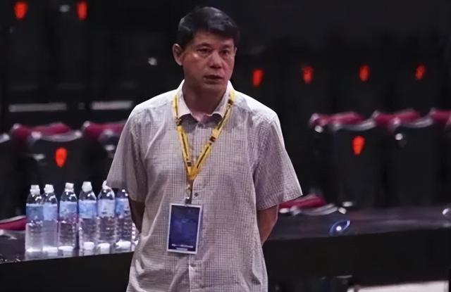逼姚明退役，毁了王治郅，他凭一己之力让中国篮球倒退了二十年！