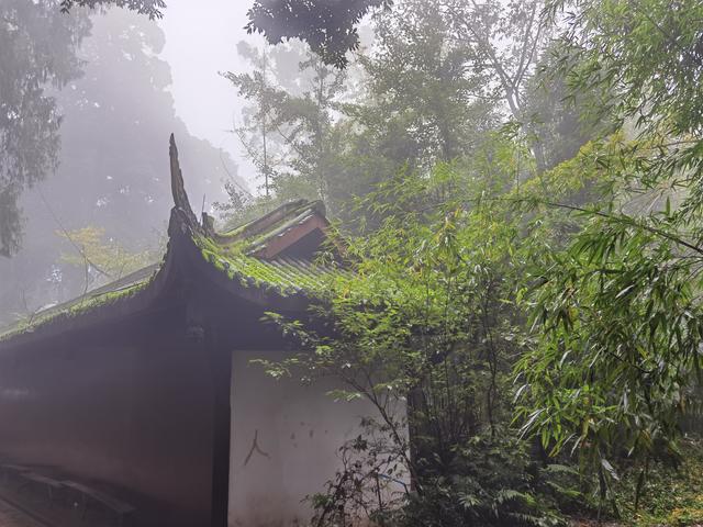 峨眉山居