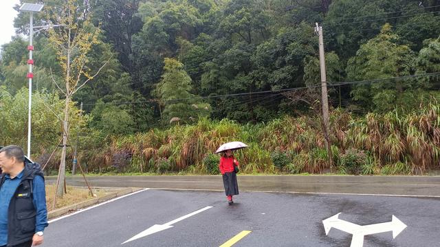 两性关系，50岁后的女人不怕你占便宜，就怕你做到这一步