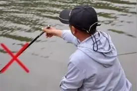 钓鱼时候压风线有很多知识！这样压风线是不对的。你犯了吗？图片