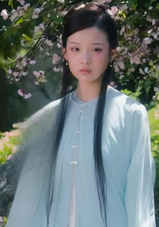 长得丑演技还烂，这5位捧不红的“关系户”，看着就让人闹心