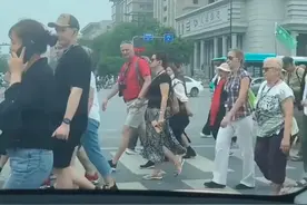 大量外国人到中国旅行，韩国人破防：为什么不来我们繁华的首尔图片