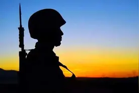 大学生参军入伍，8种经济补助记得领！图片