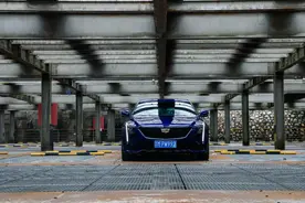 凯迪拉克CT5：7个多油，二十多万，它居然比宝马3系更运动？图片