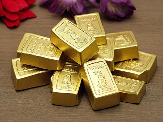 黄金4000美元关口胶着，美联储施压市场观望，中美政策走向成关键