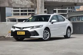 买车时加价2000元就为了换个白色？你愿意吗？图片