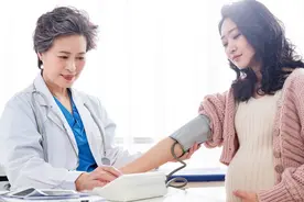 怀孕最快几天会出现感觉？例假超过7天没来可以测吗？一文了解图片