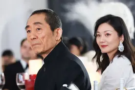 相差31岁恩爱25年，74 岁的张艺谋衰老佝偻，43 岁的陈婷却愈发娇艳图片