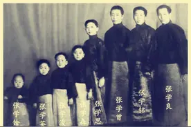 1927年，张作霖的八个儿子，在奉天的大帅府，一张罕见的合影图片