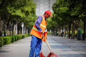 一个人打扫，一家人患肺癌？医生叹惜：好多家庭都还在这样做图片