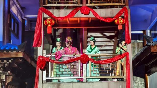 绣楼红线牵良缘，回雁峰“戏曲+相亲”浪漫上演