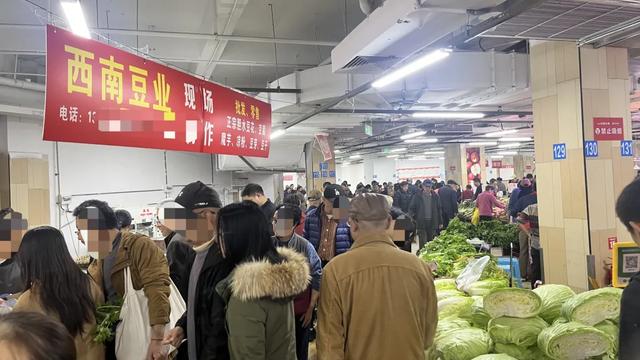 轨道直达的赶场地!地方超大,东西多,买菜这些超方便