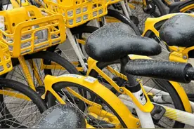 车子突然“包浆”，是遭遇沙尘暴了？四川这些地方最明显图片