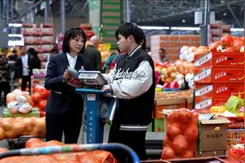 物流园里“农”情暖 特色服务惠民生！贵阳农商银行以金融活水激发农产品市场主体活力图片