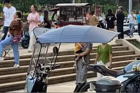 个人认为，不仅电动车上路要带头盔，甚至自行车上路都要戴头盔。图片