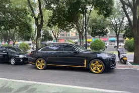 “中国风”改装五爪金龙轮毂车上装，这谁能驾驭得了？图片