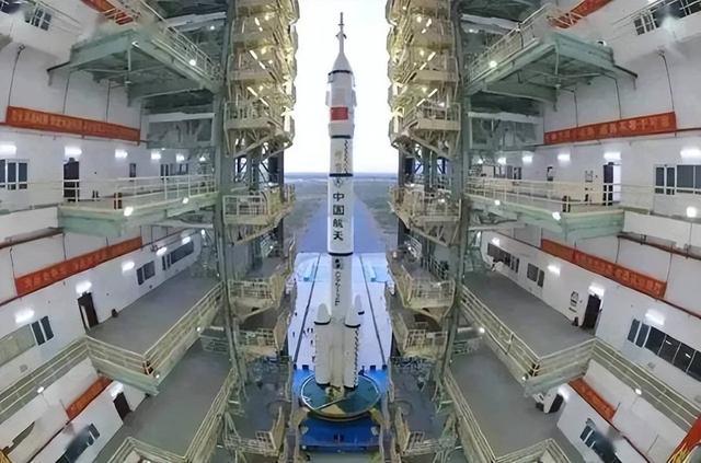 美军刚发出威胁，神舟二十号就疑遭撞击，中国为这一天已准备多年