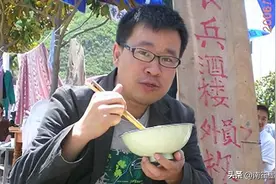 当年揭露“三鹿奶粉”的上海记者，4年后辞职，17年后变成了这样图片