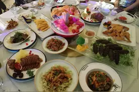 结婚随份子钱，记得：2数别随，3事不做，尊重传统，沾喜气不犯忌图片