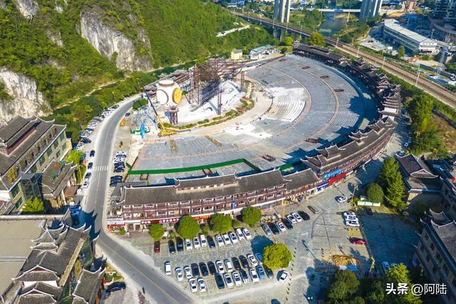 铜仁民族风情园近况比较尴尬,亲测罕有人至,游客还没工作人员多