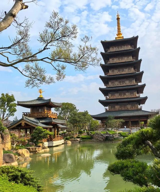 我是北京人，去了嘉定和宝山，直言不讳：嘉定跟宝山天差地别