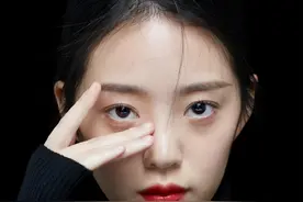 “短剧女王”徐艺真，从演员到老板，拆伴拆出来的机遇，真的爽文图片