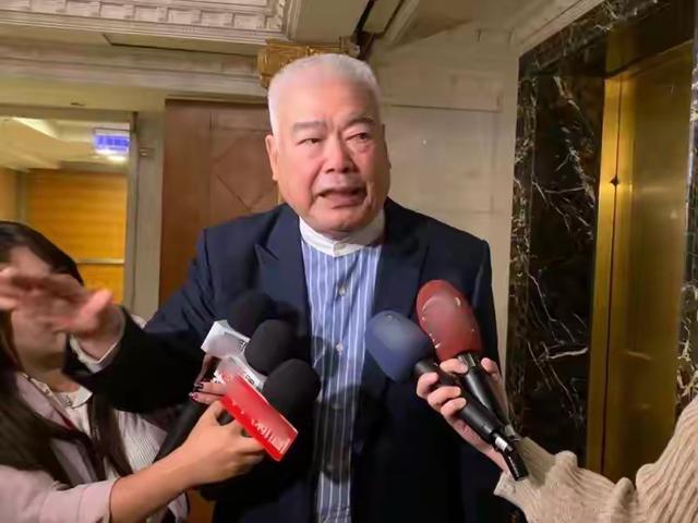 赖清德发出警告	，郑丽文一怒掀桌，回应称：我当然会赴大陆交流！